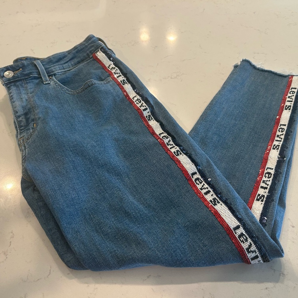 Levi's Blue Ankle Cropped high waisted skinny Jeans with Red white blue Accent
